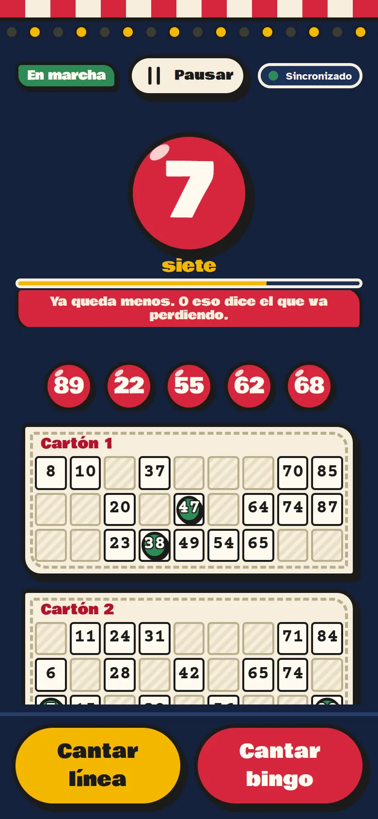 Modo para jugar solo: la bola actual arriba, los cinco números anteriores y dos cartones debajo con los botones Cantar línea y Cantar bingo